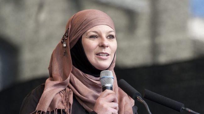 Tony Blair’s Sister-in-law Converts to Islam