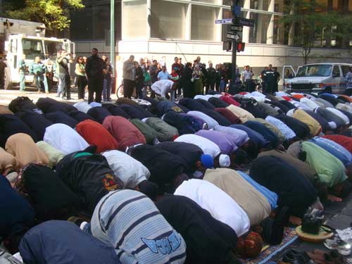 Muslims pray in New York