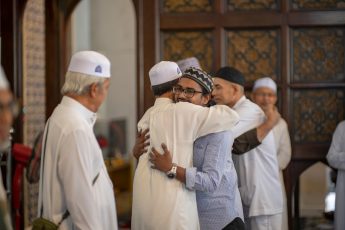 Four Reasons Make Us Convert to Islam